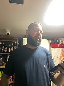 Snapshot of baruel-10 chatting on 03-26-26, 04:45 baruel-10 online show from 03-26-26, 04:45