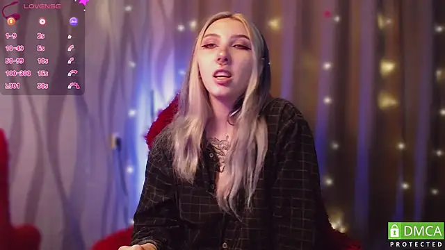 Snapshot of JustMeowGirl chatting on 01-19-25, 07:25 JustMeowGirl online show from 01-19-25, 07:25