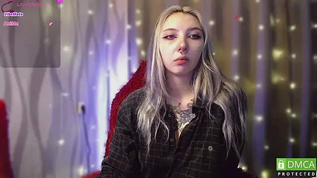 Snapshot of JustMeowGirl chatting on 01-20-25, 04:54 JustMeowGirl online show from 01-20-25, 04:54