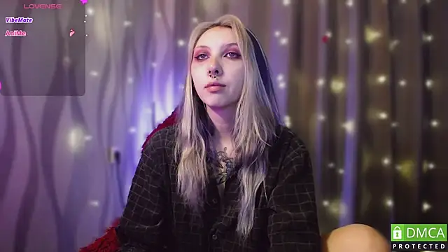 Snapshot of JustMeowGirl chatting on 01-22-25, 09:02 JustMeowGirl online show from 01-22-25, 09:02