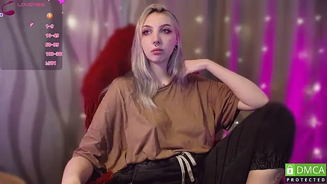 Snapshot of JustMeowGirl chatting on 02-08-25, 09:03 JustMeowGirl online show from 02-08-25, 09:03