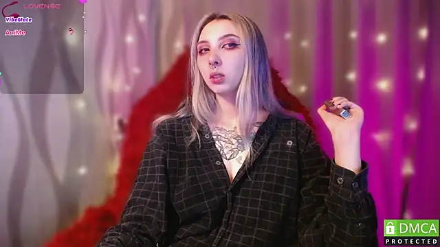 Snapshot of JustMeowGirl chatting on 02-24-25, 02:30 JustMeowGirl online show from 02-24-25, 02:30