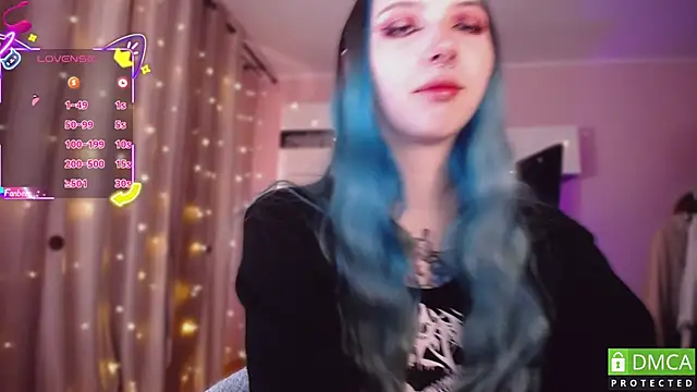 Snapshot of JustMeowGirl chatting on 11-22-25, 04:33 JustMeowGirl online show from 11-22-25, 04:33