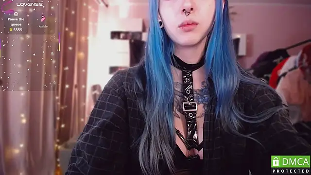 Snapshot of JustMeowGirl chatting on 01-19-26, 05:11 JustMeowGirl online show from 01-19-26, 05:11