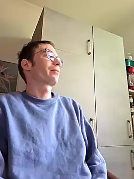 Snapshot of Schnubby1 chatting on 03-14-25, 03:47 Schnubby1 online show from 03-14-25, 03:47