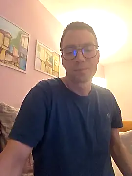 Snapshot of Schnubby1 chatting on 02-18-26, 04:58 Schnubby1 online show from 02-18-26, 04:58