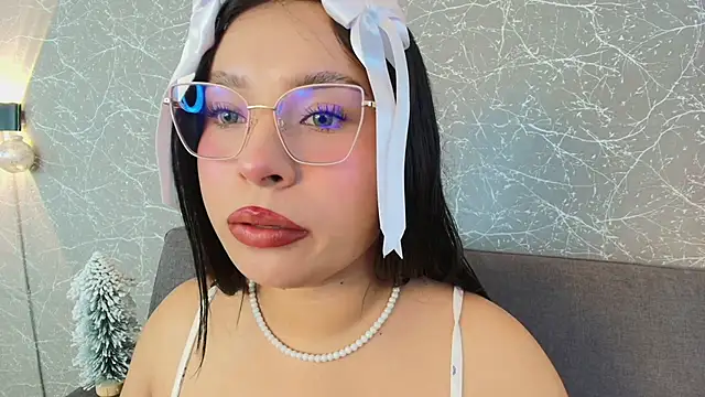 Snapshot of mia_roux13 chatting on 01-02-25, 07:07 mia roux13 online show from 01-02-25, 07:07