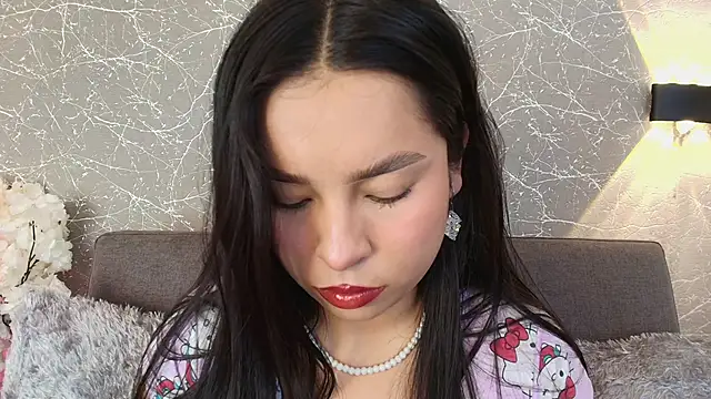 Snapshot of mia_roux13 chatting on 01-18-25, 07:15 mia roux13 online show from 01-18-25, 07:15
