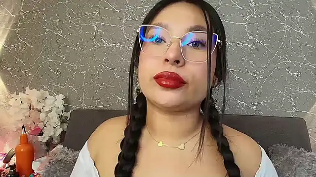 Snapshot of mia_roux13 chatting on 01-30-25, 07:48 mia roux13 online show from 01-30-25, 07:48
