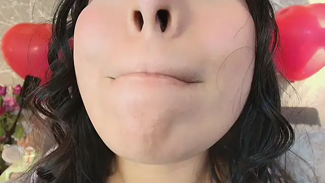 Snapshot of mia_roux13 chatting on 02-16-25, 10:10 mia roux13 online show from 02-16-25, 10:10