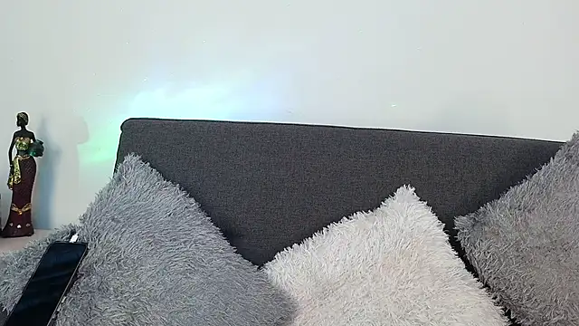 Snapshot of mia_roux13 chatting on 09-26-25, 06:12 mia roux13 online show from 09-26-25, 06:12