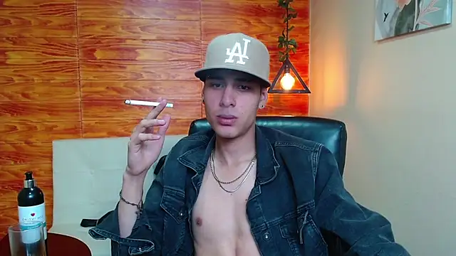 Bastiaan 28 online show from 01-04-25, 08:17