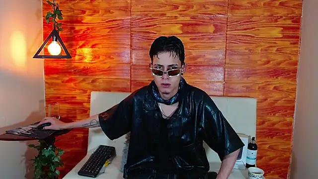 Bastiaan 28 online show from 03-08-25, 02:23