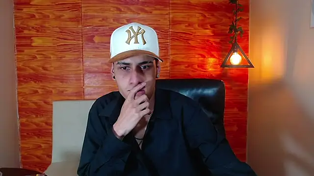 Bastiaan 28 online show from 03-14-25, 02:31