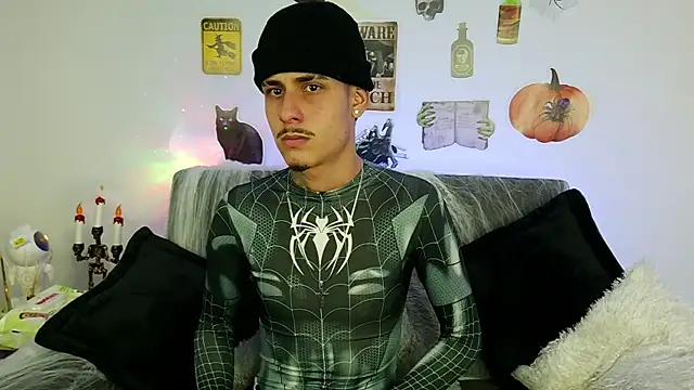 Bastiaan 28 online show from 10-18-25, 03:31