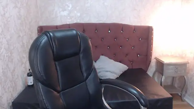 Snapshot of charlottemoonxz chatting on 02-24-25, 11:09 charlottemoonxz online show from 02-24-25, 11:09