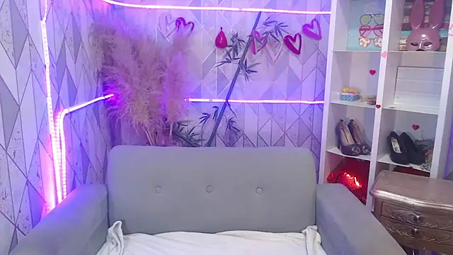 Snapshot of charlottemoonxz chatting on 09-11-25, 06:41 charlottemoonxz online show from 09-11-25, 06:41