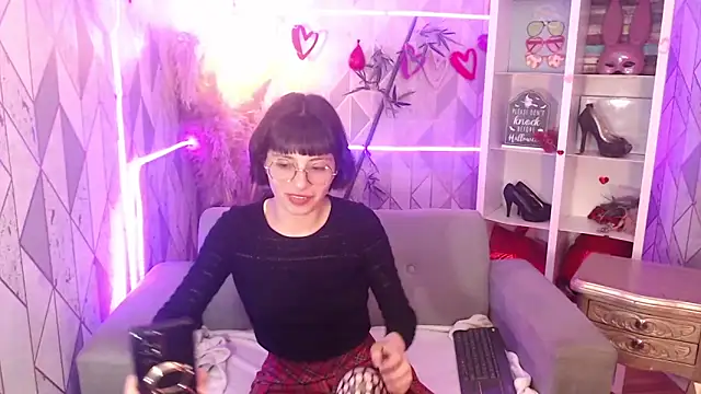 Snapshot of charlottemoonxz chatting on 11-11-25, 07:47 charlottemoonxz online show from 11-11-25, 07:47