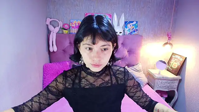 Snapshot of charlottemoonxz chatting on 02-18-26, 05:09 charlottemoonxz online show from 02-18-26, 05:09