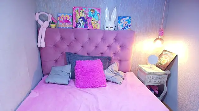 Snapshot of charlottemoonxz chatting on 02-27-26, 06:52 charlottemoonxz online show from 02-27-26, 06:52