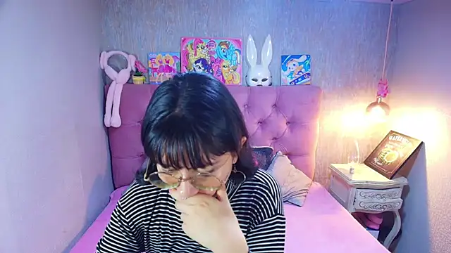 Snapshot of charlottemoonxz chatting on 02-28-26, 06:53 charlottemoonxz online show from 02-28-26, 06:53