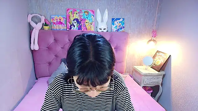 Snapshot of charlottemoonxz chatting on 03-01-26, 06:43 charlottemoonxz online show from 03-01-26, 06:43