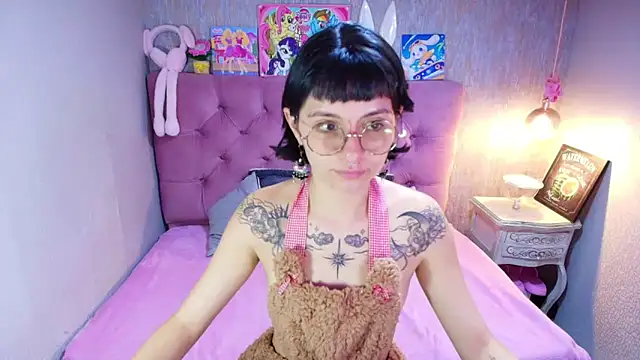 Snapshot of charlottemoonxz chatting on 03-08-26, 07:06 charlottemoonxz online show from 03-08-26, 07:06