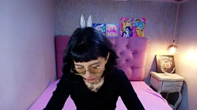 charlottemoonxz online show from 07-28-26, 05:23