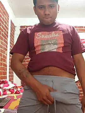 Cris ale1218 online show from 11-05-25, 05:07