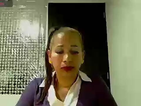 Snapshot of CaroMasha chatting on 01-23-25, 01:41 CaroMasha online show from 01-23-25, 01:41