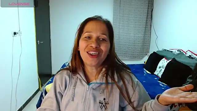 Snapshot of CaroMasha chatting on 03-13-26, 06:42 CaroMasha online show from 03-13-26, 06:42