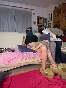 Snapshot of Kamaleonix chatting on 03-23-25, 02:04 Kamaleonix online show from 03-23-25, 02:04