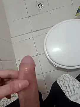 Snapshot of Wynni chatting on 09-15-25, 12:49 Wynni online show from 09-15-25, 12:49