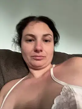 Snapshot of MilfyMrsRobinson chatting on 02-03-25, 03:27 MilfyMrsRobinson online show from 02-03-25, 03:27