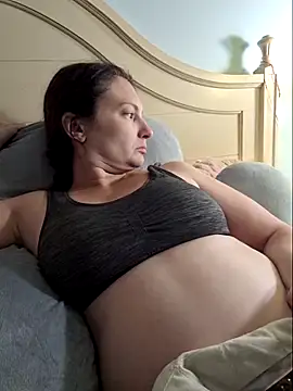 Snapshot of MilfyMrsRobinson chatting on 03-19-25, 12:15 MilfyMrsRobinson online show from 03-19-25, 12:15