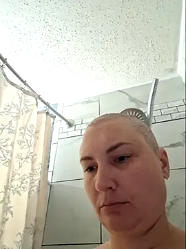 MilfyMrsRobinson online show from 04-29-26, 04:00