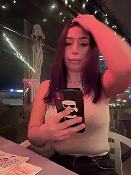 KimArts online show from 12-19-24, 04:46