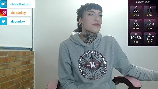 charlotbelucci  online show from 10-30-25, 10:27