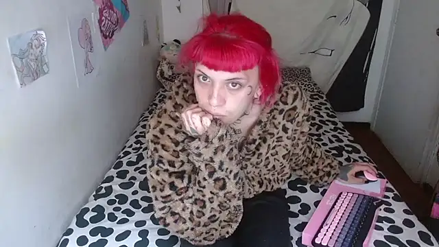 charlotbelucci  online show from 06-26-26, 11:47
