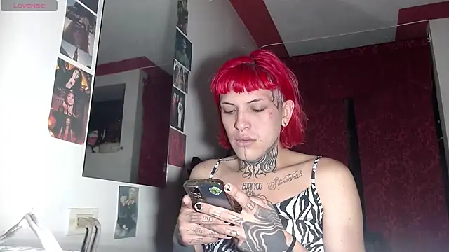 charlotbelucci  online show from 07-09-26, 11:58