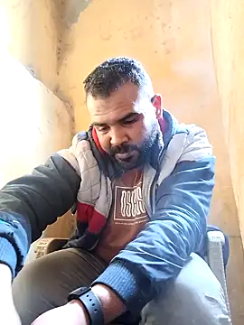 Snapshot of ListedLoin chatting on 01-16-25, 12:42 ListedLoin online show from 01-16-25, 12:42