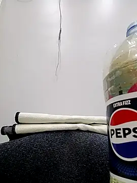 Snapshot of ListedLoin chatting on 02-20-25, 05:29 ListedLoin online show from 02-20-25, 05:29