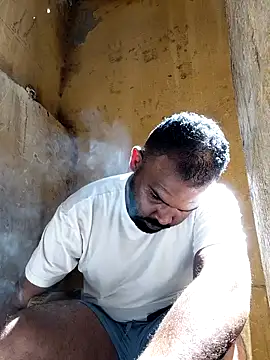 Snapshot of ListedLoin chatting on 10-06-25, 10:34 ListedLoin online show from 10-06-25, 10:34