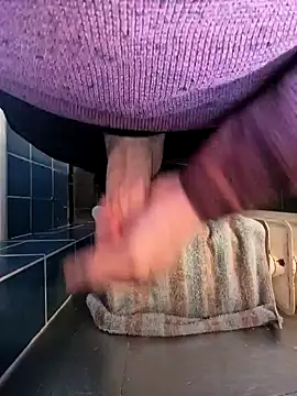 Snapshot of joycock8 chatting on 11-21-25, 11:42 joycock8 online show from 11-21-25, 11:42