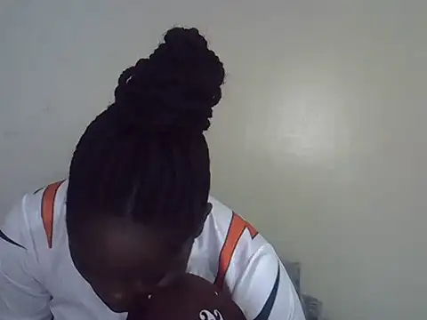 HOT-JAZMINE online show from 05-17-26, 05:42