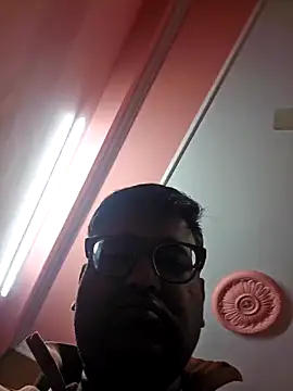 Snapshot of Loveboycurvy chatting on 11-26-25, 02:23 Loveboycurvy online show from 11-26-25, 02:23