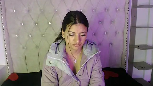 Abril Squirt online show from 10-04-25, 03:59