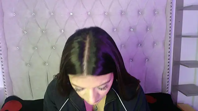 Abril Squirt online show from 10-13-25, 03:17