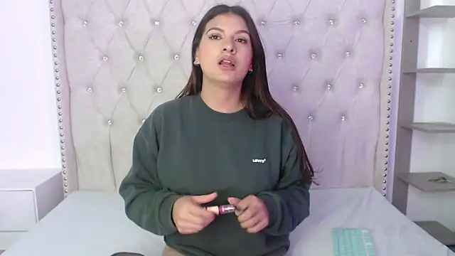 Abril Squirt online show from 12-04-25, 08:39