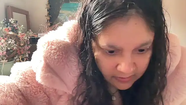 Snapshot of MelanieFawker chatting on 10-05-25, 03:21 MelanieFawker online show from 10-05-25, 03:21